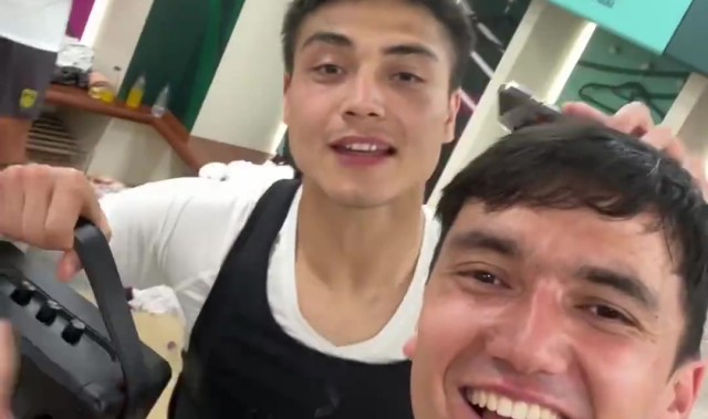 kaiyun-疯狂庆祝！木塔力甫晒更衣室视频并配文：计划有变 冲击决赛