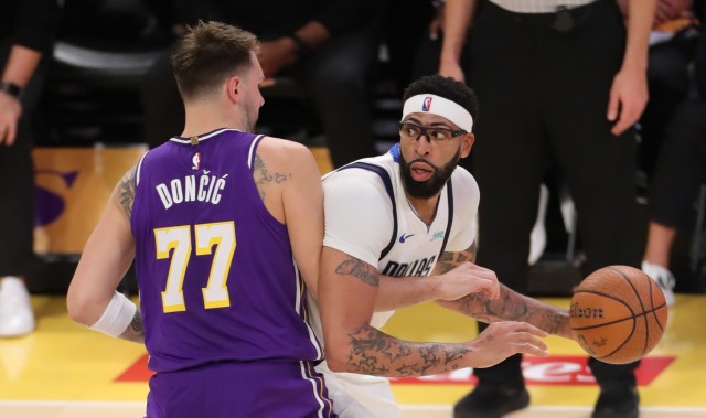 东眉交易湖人赚了吗？考辛斯：交易前后有啥区别？湖人还是老样子